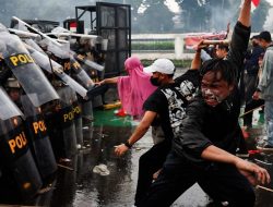 Bayangan Asap di Jalan: Ketika Kerusuhan Menggema di Indonesia